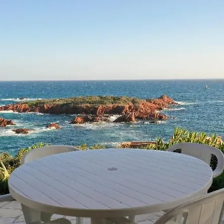 Waterfront House With Sea View Holiday home *